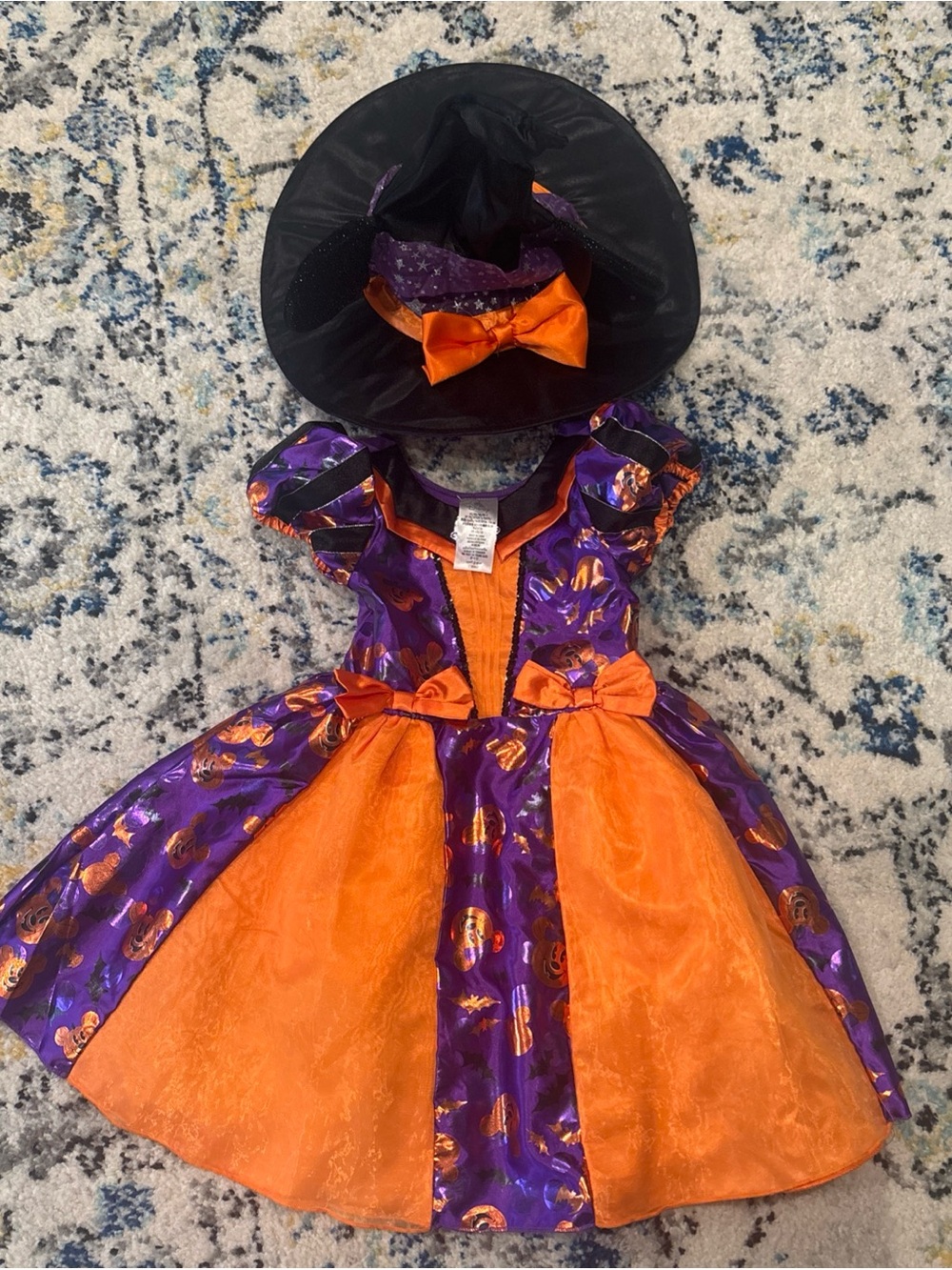 Official Disney Minnie Witch Halloween Costume size 4 EUC